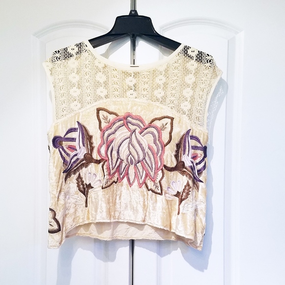 Free People ~ Floral Velvet Crop Top ~ Size Medium - Picture 1 of 2